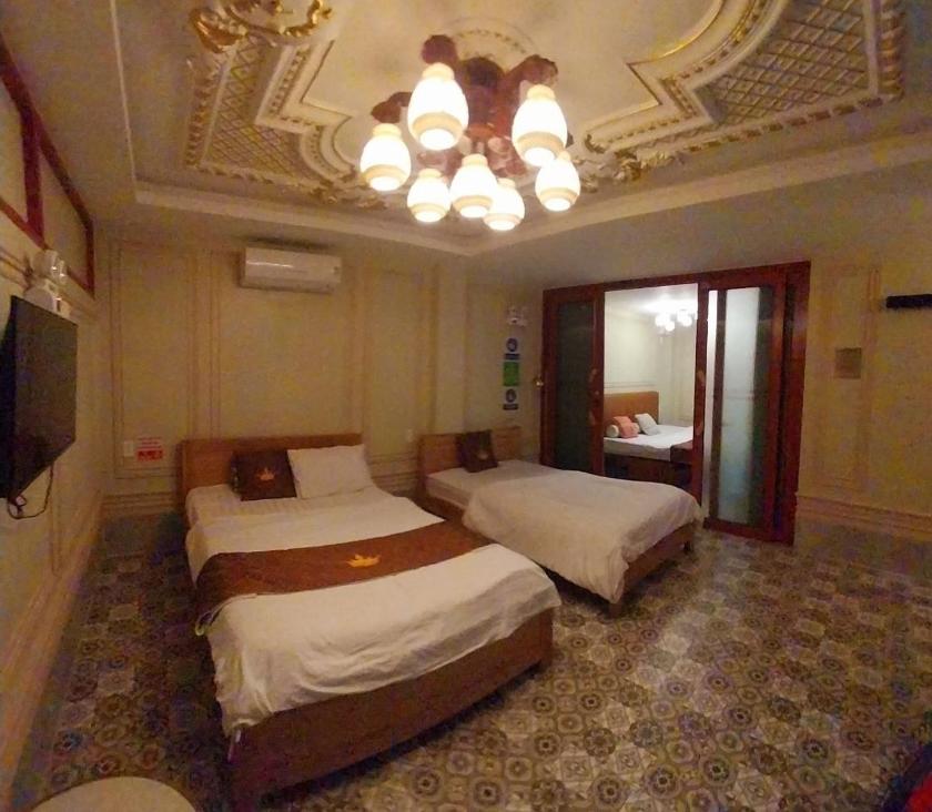 Phòng gia đình với phòng tắm riêng.