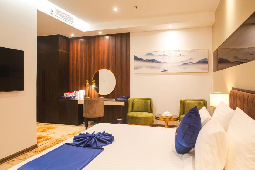 Phòng gia đình với phòng tắm riêng.