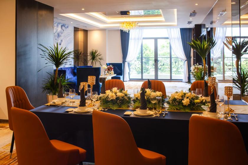 Phòng gia đình với phòng tắm riêng.