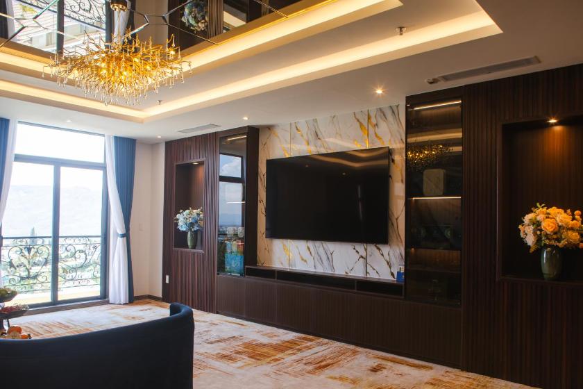 Phòng gia đình với phòng tắm riêng.