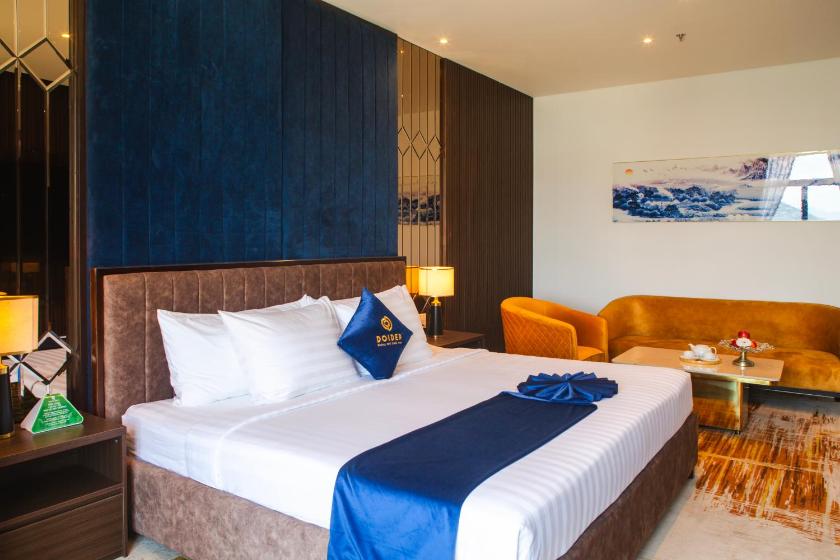 Phòng gia đình với phòng tắm riêng.