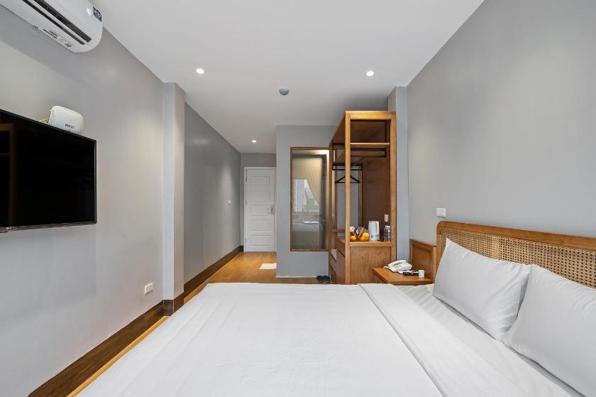 Phòng Deluxe Giường Đôi Có Ban Công