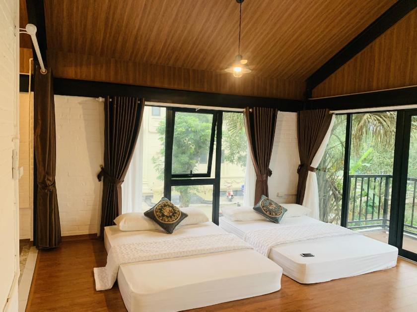 Phòng ngủ Tập thể 8 Giường cho cả Nam và Nữ