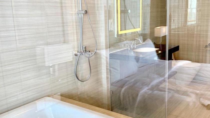 Phòng Có Giường Cỡ Queen Và Bồn Tắm Spa