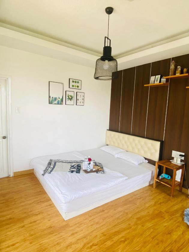 Phòng Deluxe Giường Đôi Có Ban Công