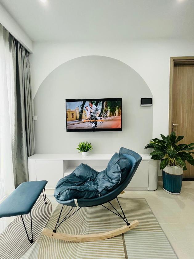 Căn Hộ Nhìn Ra Hồ Bơi 