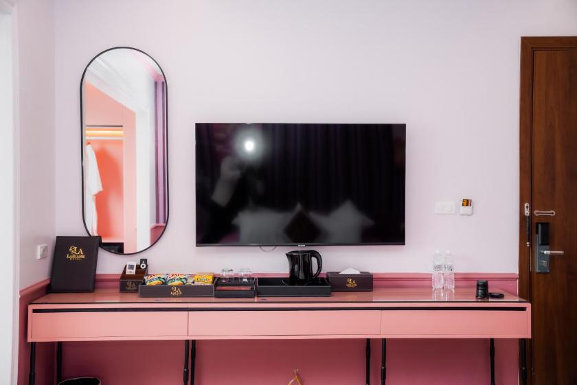 Studio Có Giường Cỡ King