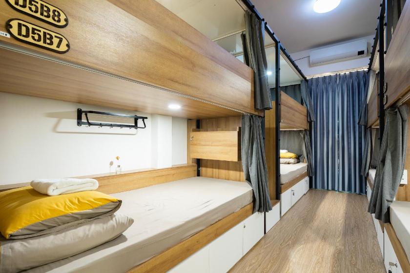 Phòng Ngủ Tập Thể 4 Giường Cho Cả Nam Và Nữ 