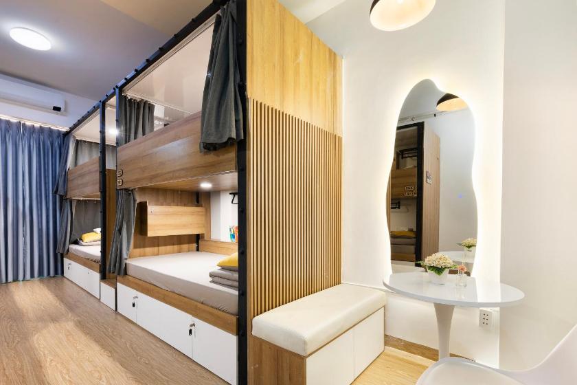 Phòng Ngủ Tập Thể 4 Giường Cho Cả Nam Và Nữ 