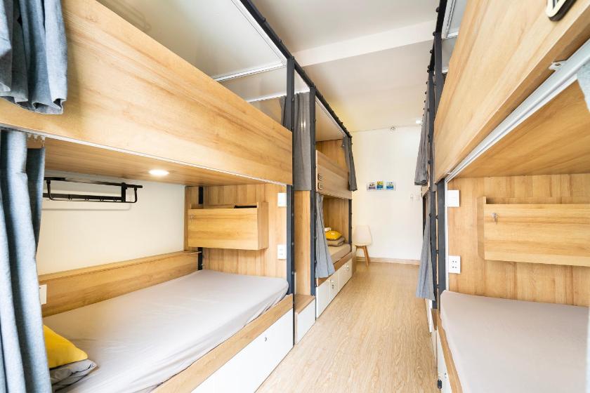 Phòng Ngủ Tập Thể 4 Giường Cho Cả Nam Và Nữ 