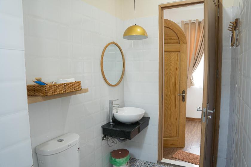 Phòng Deluxe Giường Đôi Có Ban Công