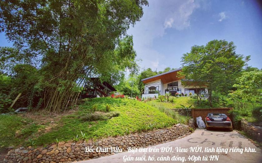 Biệt Thự Nhìn Ra Vườn