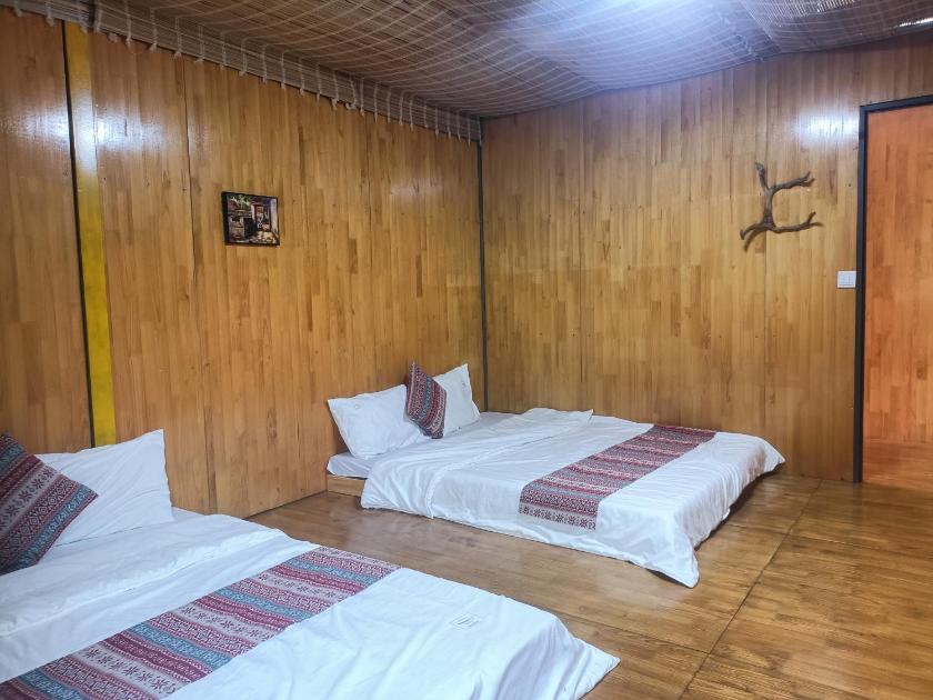 Phòng 4 người nhìn ra vườn