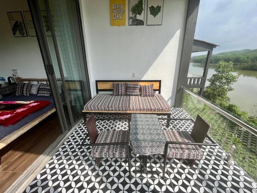 Bungalow 3 Người Nhìn Ra Hồ