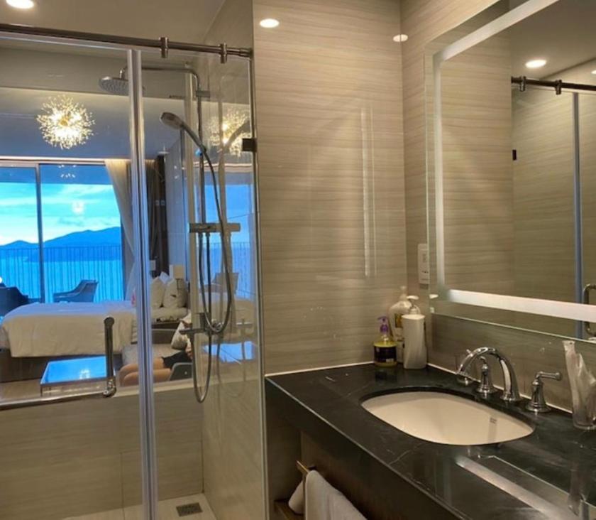 Two-Bedroom Deluxe Apartment with Ocean View Two-Bedroom Deluxe Apartment with Ocean View