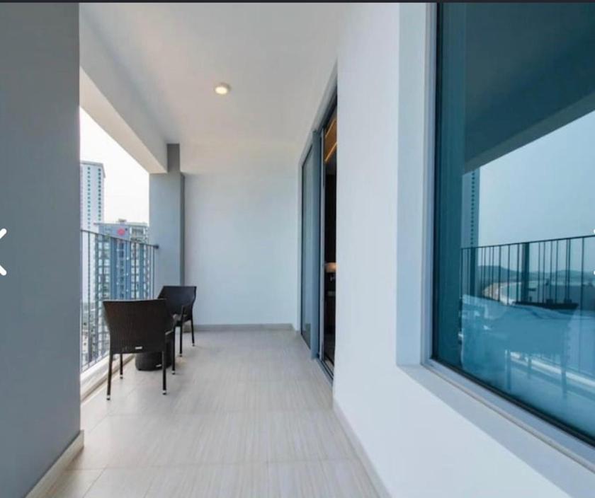 Căn hộ 2 Phòng ngủ có Ban công và Nhìn ra Biển