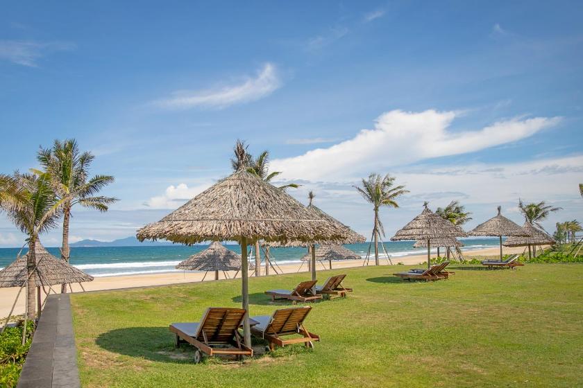 Biệt Thự - Trước Biển