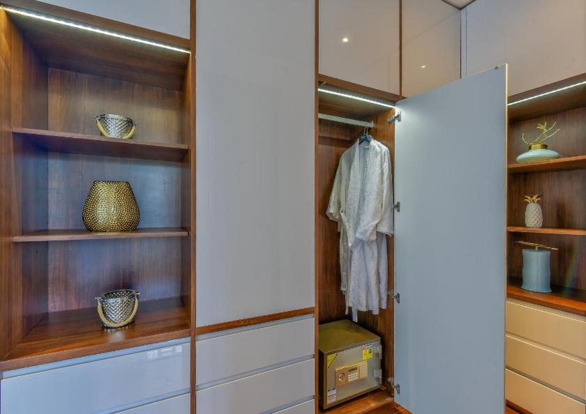 Biệt Thự - Trước Biển