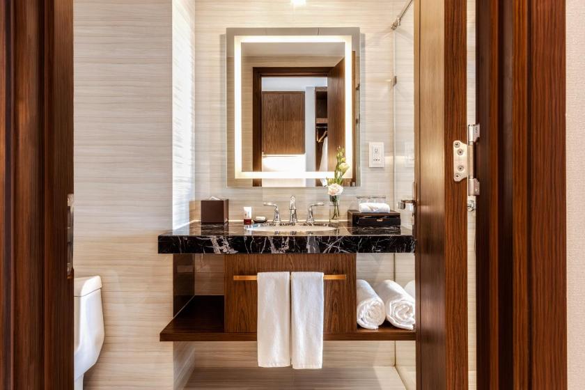 Phòng Gia Đình Có Ban Công