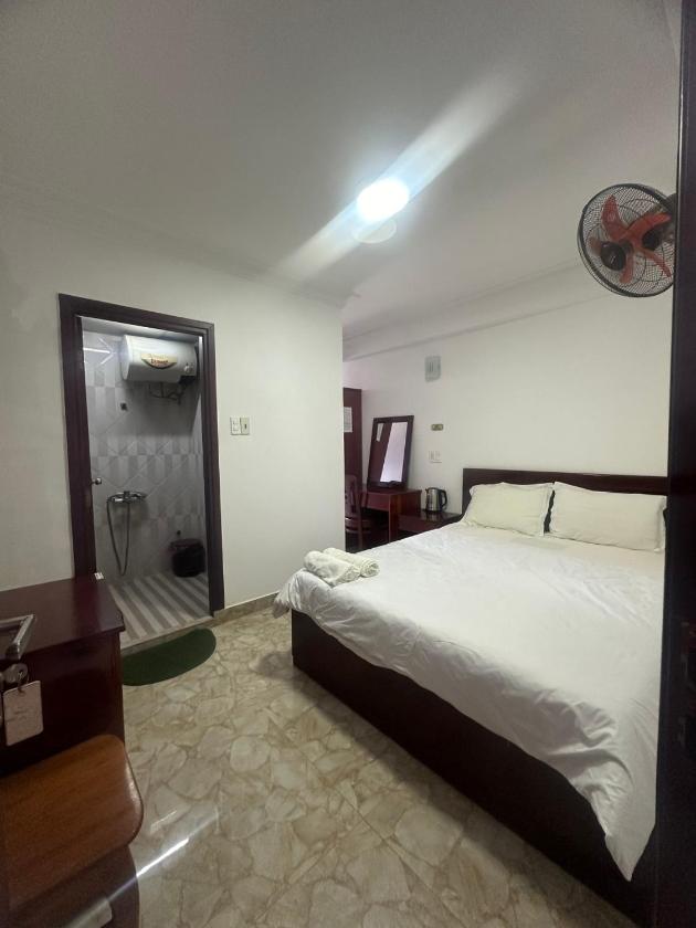 Phòng Có Giường Cỡ Queen Và Bồn Tắm Spa