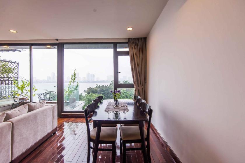 Căn Hộ Nhìn Ra Vườn