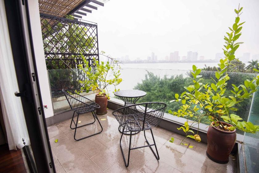 Căn Hộ Nhìn Ra Vườn