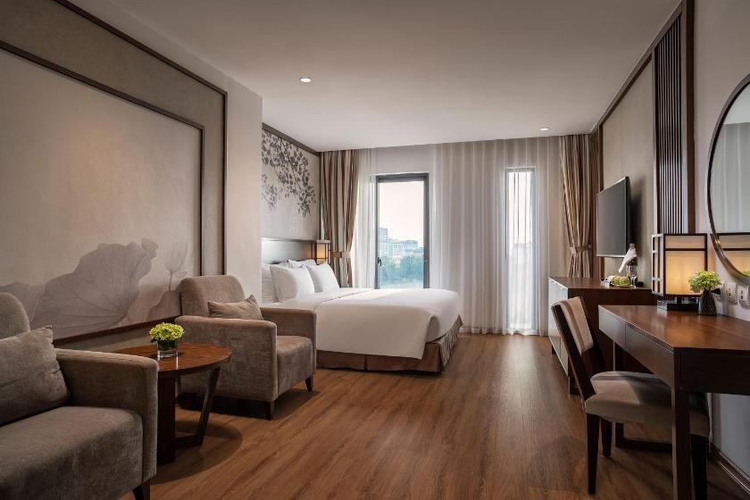 Suite có Tầm nhìn ra Ban công và Bờ hồ