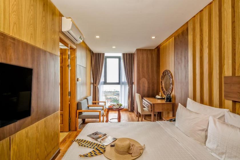 Two-Bedroom Suite Sea View with Bathtub - Complimentary Welcome Fruit