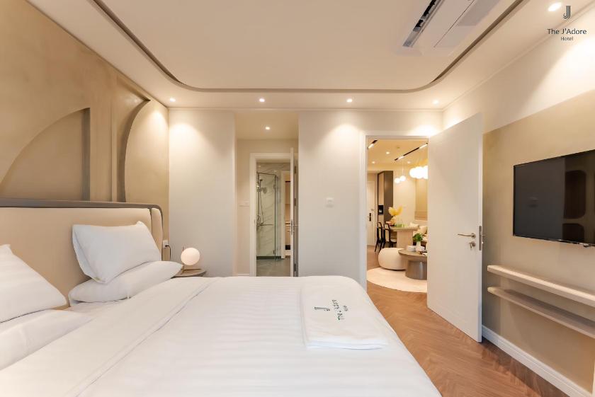 Two-Bedroom Deluxe Apartment with Ocean View