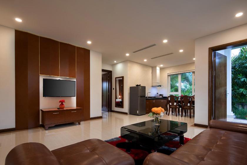 Biệt Thự - Trước Biển