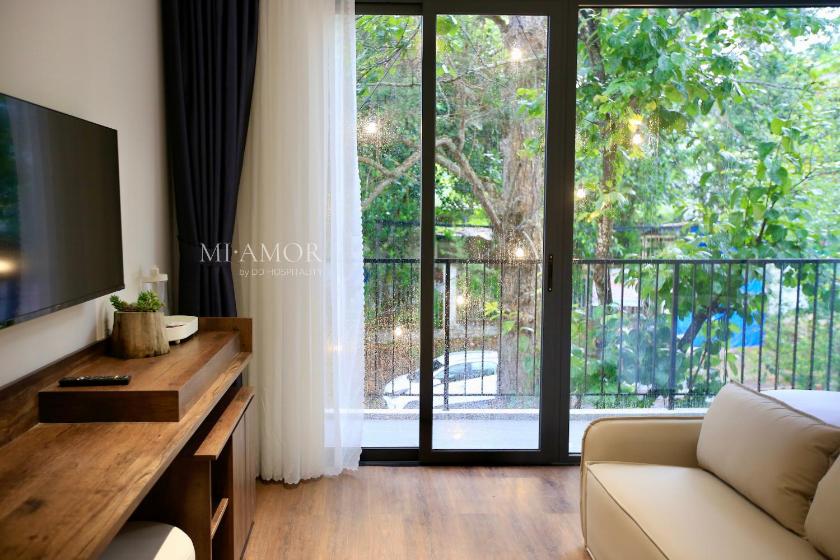 Phòng Deluxe Giường Đôi Có Ban Công