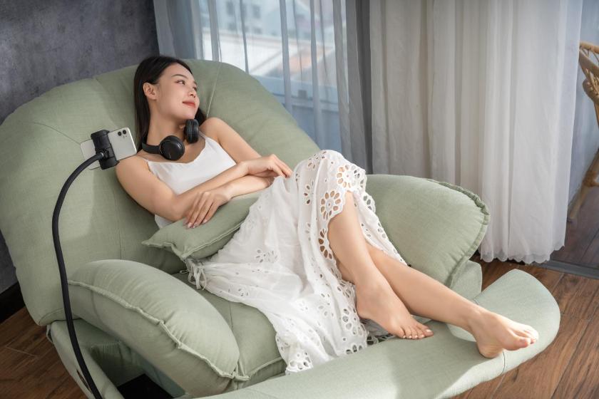 Studio Nhìn Ra Biển