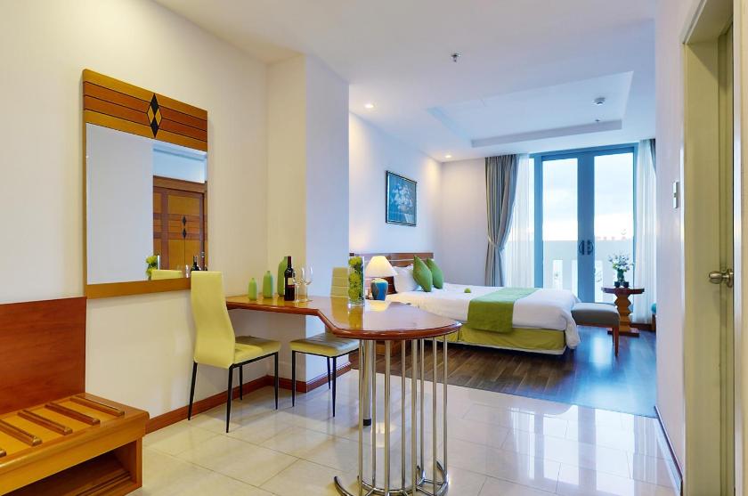 Studio Deluxe Studio Deluxe