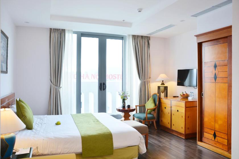 Studio Deluxe Studio Deluxe