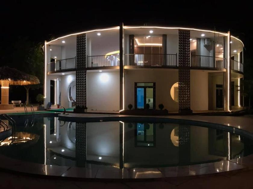 Phòng Giường Đôi Nhìn Ra Hồ Bơi