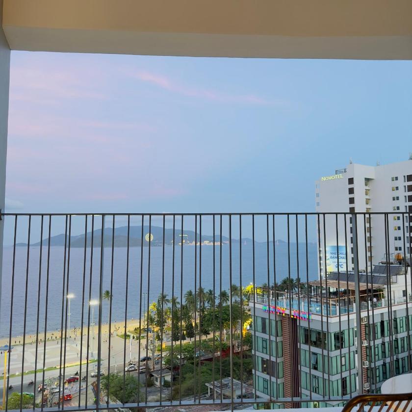 Phòng Deluxe Giường Đôi Với Ban Công và Tầm Nhìn Ra Biển Phòng Deluxe Giường Đôi Với Ban Công và Tầm Nhìn Ra Biển