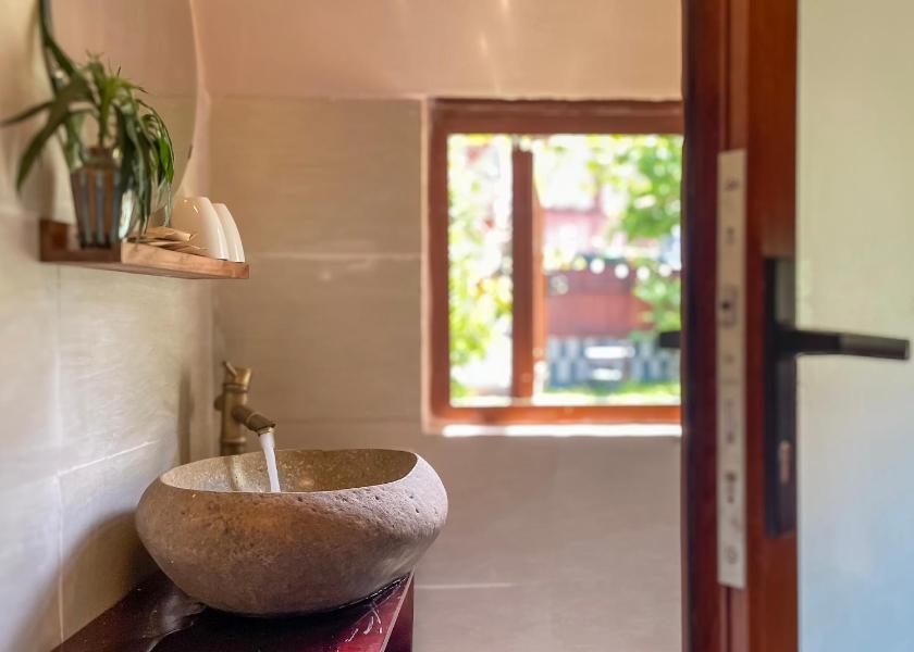 Cottage Nhìn Ra Vườn