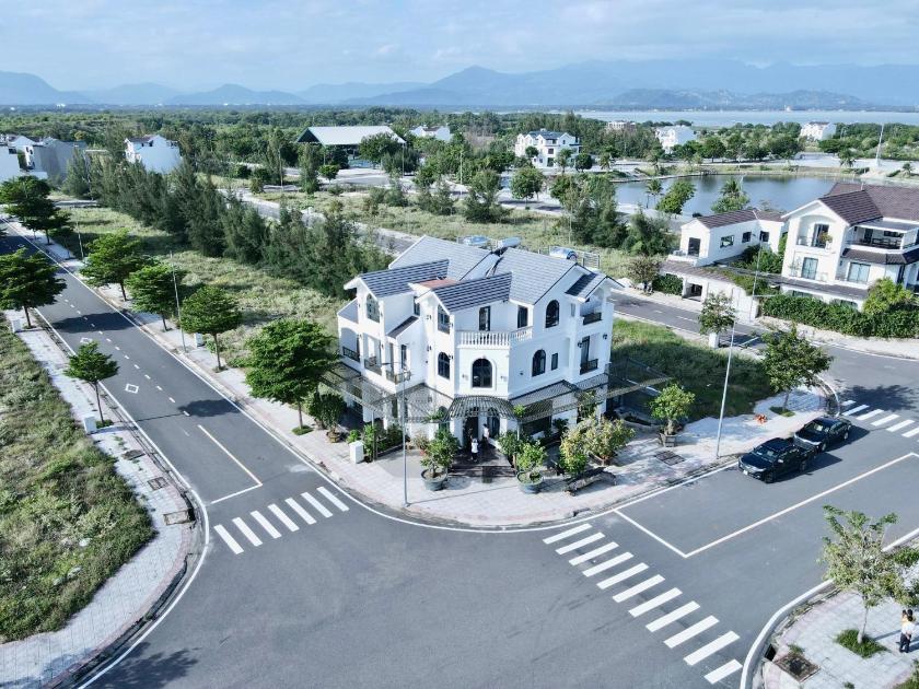 Biệt Thự