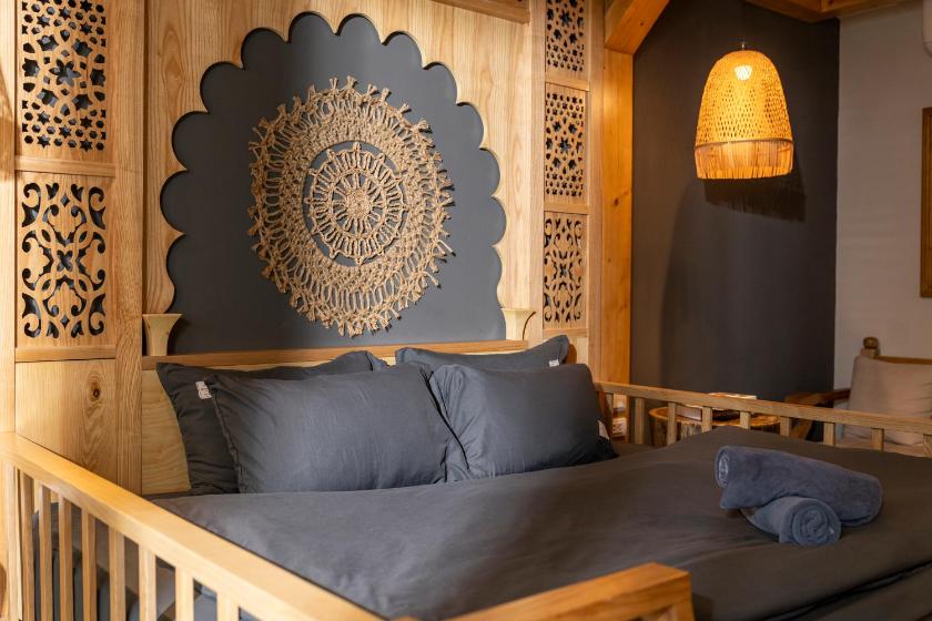 Phòng Deluxe Giường Đôi Có Ban Công