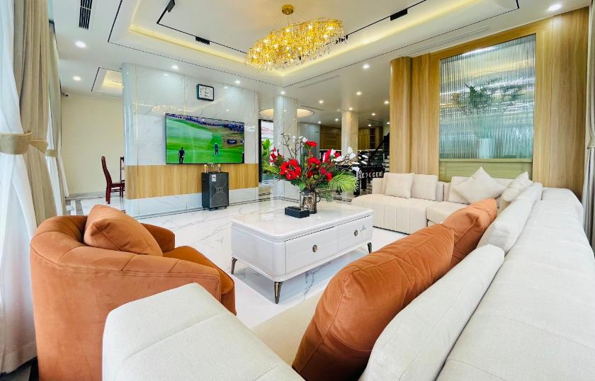 Phòng Deluxe Giường Đôi Có Ban Công