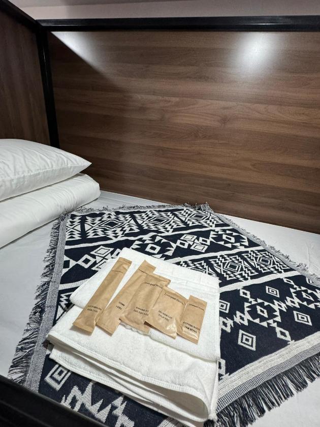 Giường trong phòng ngủ tập thể dành cho nam