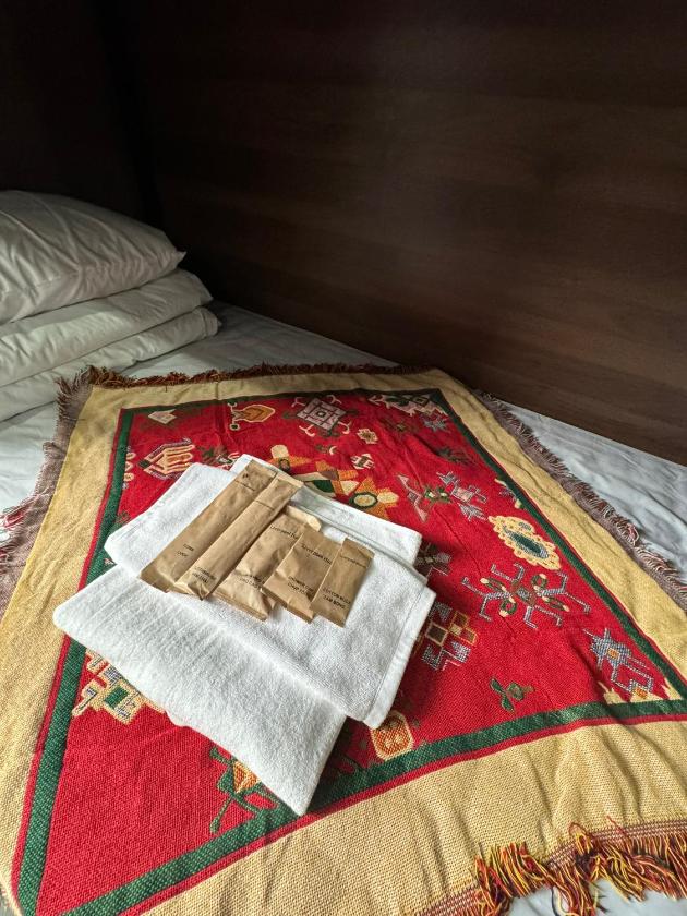 Giường trong phòng ngủ tập thể dành cho nam