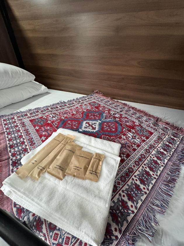 Giường trong phòng ngủ tập thể dành cho nam