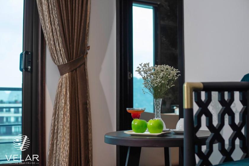 Suite Senior với Ban công Riêng - 2 Ngày 1 Đêm