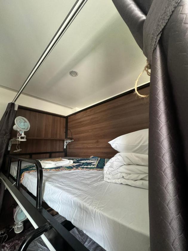 Giường Tầng Trong Phòng Ngủ Tập Thể Cho Nữ 