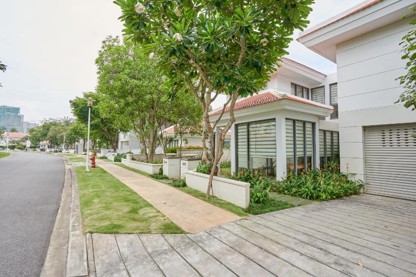 Biệt Thự Nhìn Ra Vườn Biệt Thự Nhìn Ra Vườn