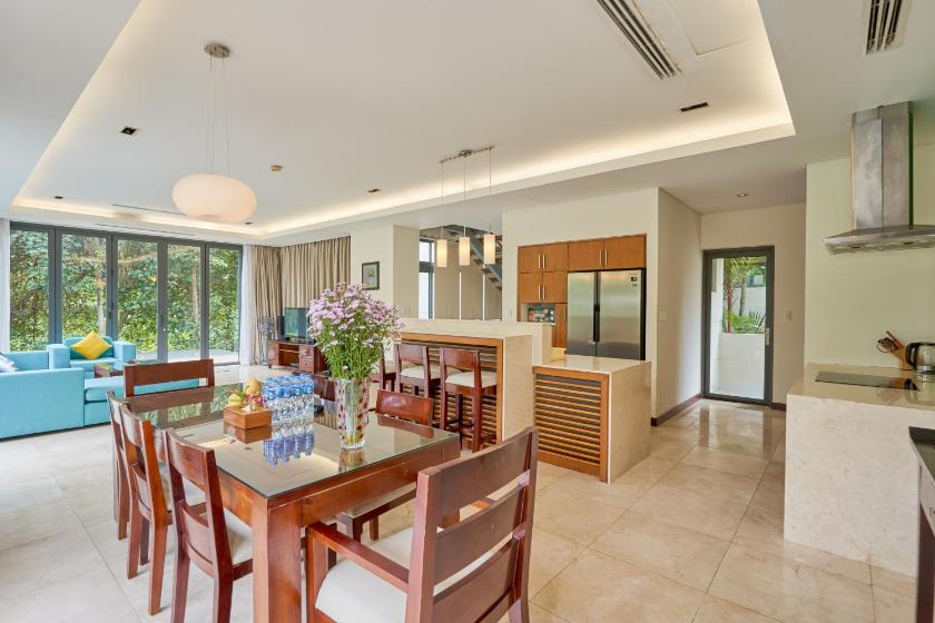 Biệt Thự Nhìn Ra Vườn Biệt Thự Nhìn Ra Vườn