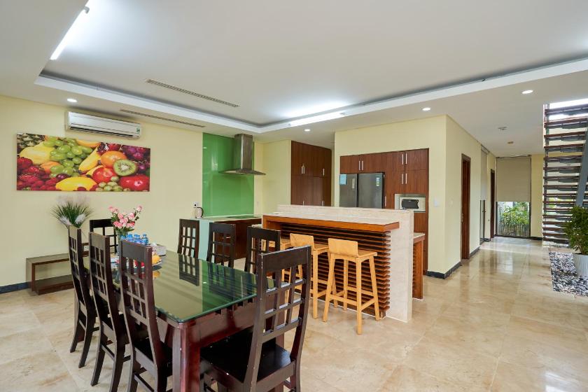 Biệt Thự Nhìn Ra Vườn Biệt Thự Nhìn Ra Vườn