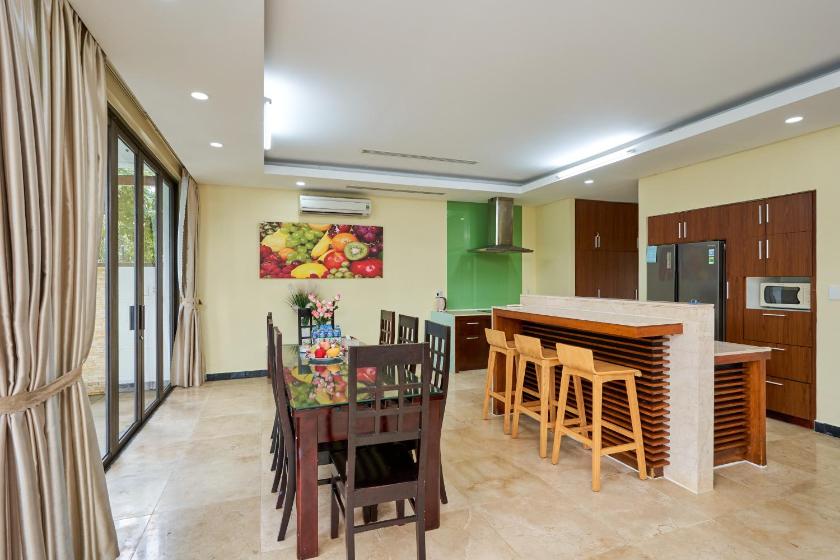 Biệt Thự Nhìn Ra Vườn Biệt Thự Nhìn Ra Vườn