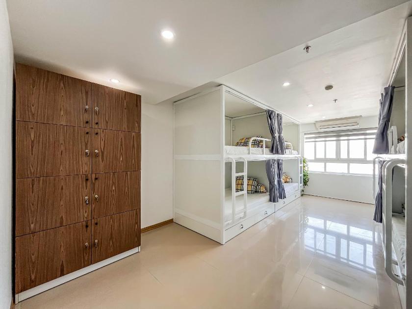 Giường Tầng Trong Phòng Ngủ Tập Thể Cho Nam Và Nữ